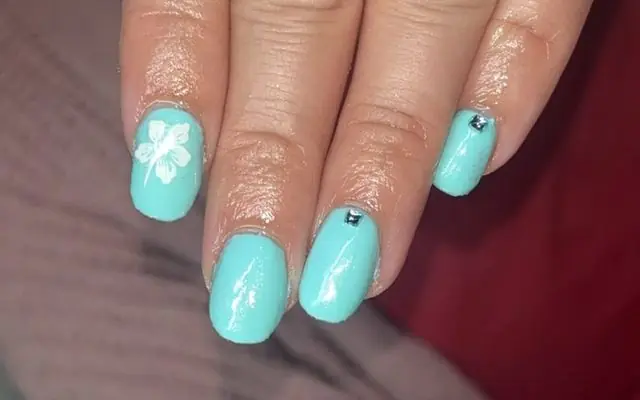 A short set by Jade, close to natural nail length